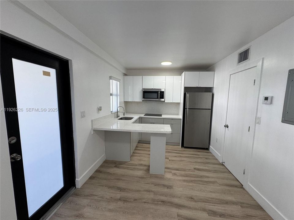 出租: $1,600 (1 贝兹, 1 浴室, 1000 平方英尺)