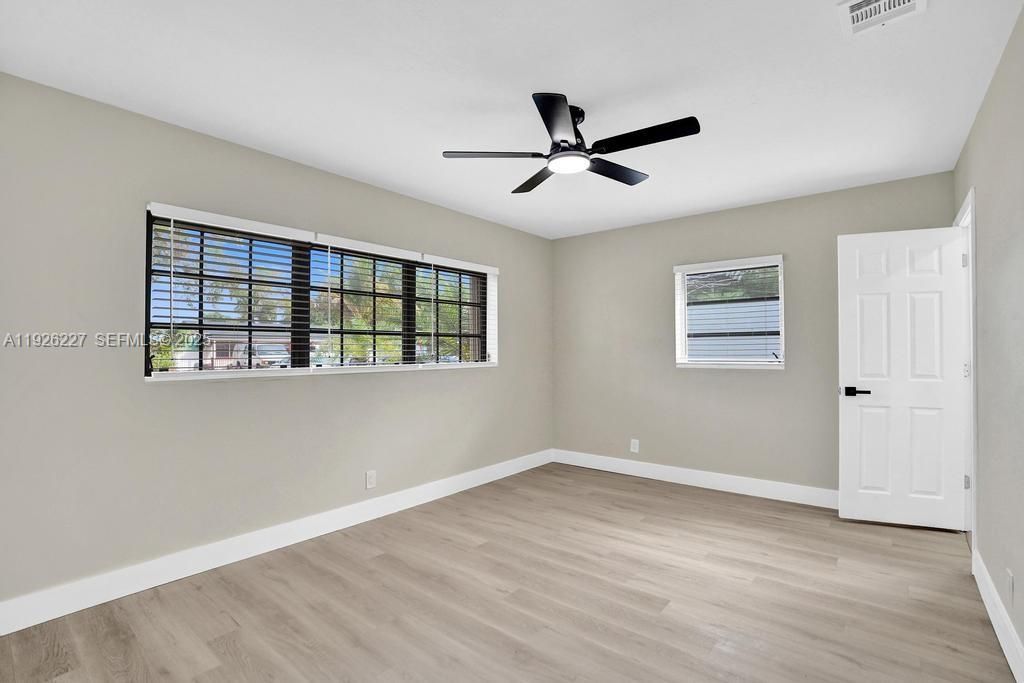 For Sale: $599,999 (3 beds, 2 baths, 1352 Square Feet)