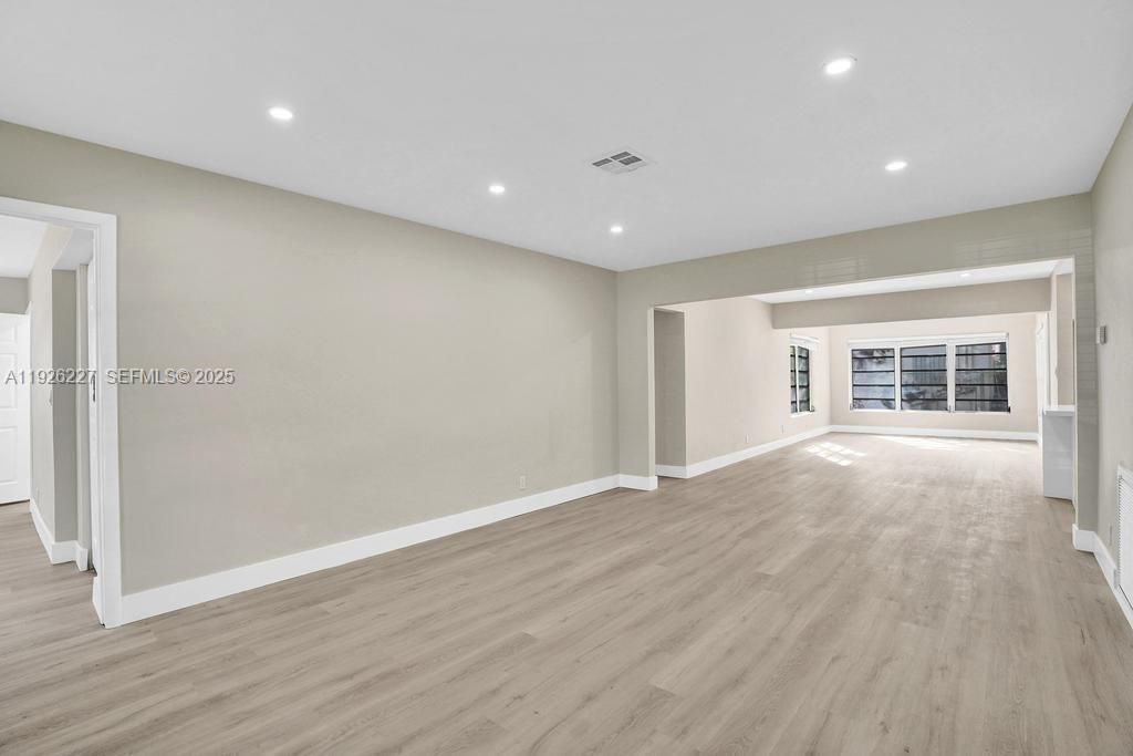 For Sale: $599,999 (3 beds, 2 baths, 1352 Square Feet)