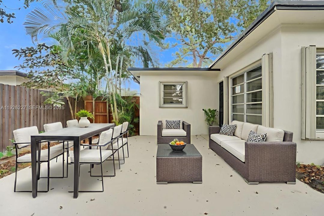 For Sale: $599,999 (3 beds, 2 baths, 1352 Square Feet)