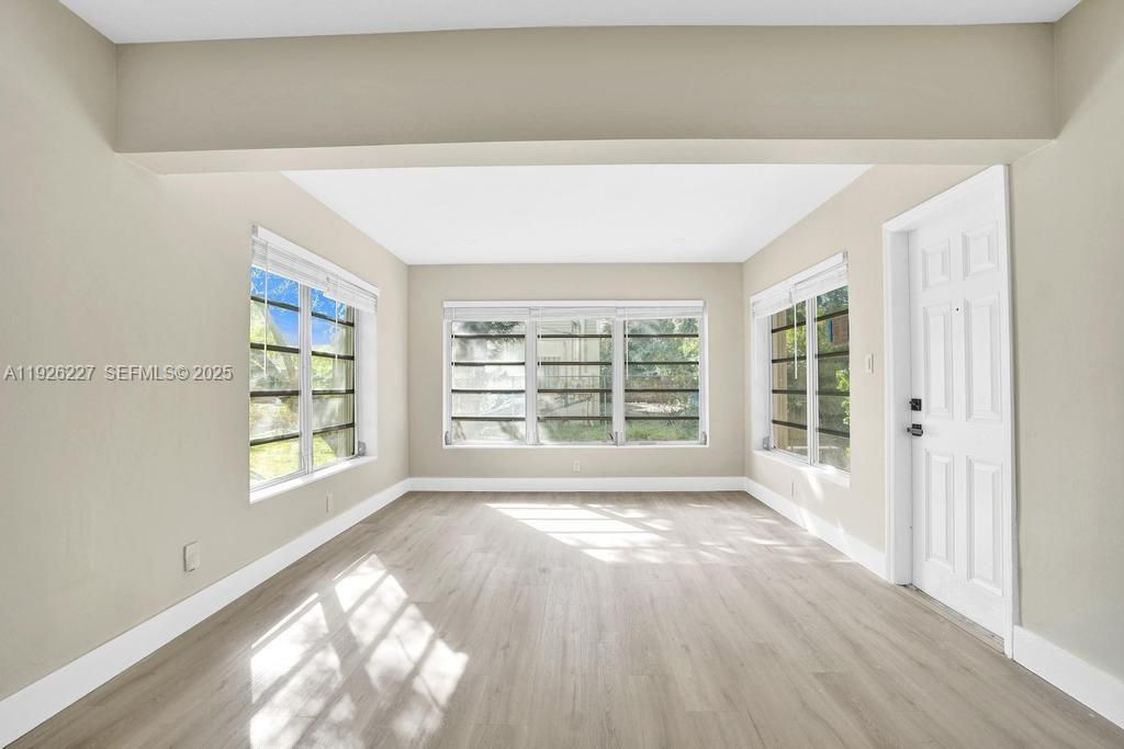 For Sale: $599,999 (3 beds, 2 baths, 1352 Square Feet)