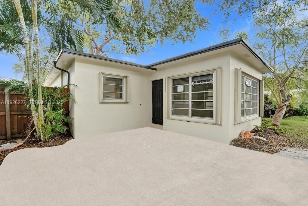 For Sale: $599,999 (3 beds, 2 baths, 1352 Square Feet)