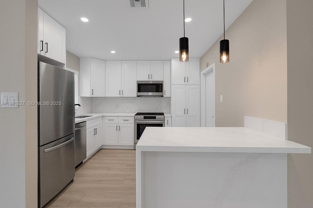 For Sale: $599,999 (3 beds, 2 baths, 1352 Square Feet)