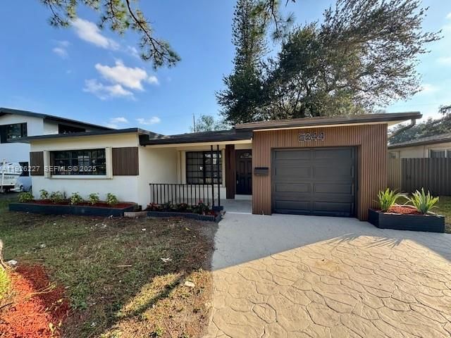 For Sale: $599,999 (3 beds, 2 baths, 1352 Square Feet)