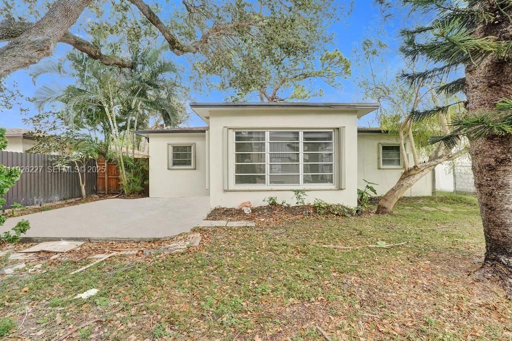 For Sale: $599,999 (3 beds, 2 baths, 1352 Square Feet)