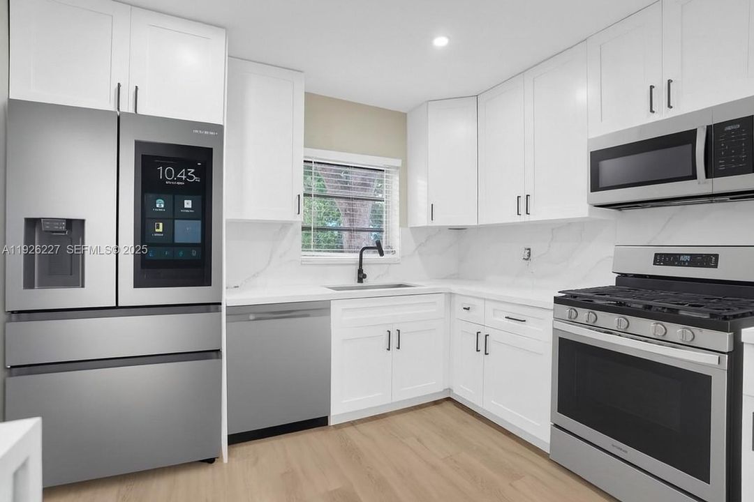 For Sale: $599,999 (3 beds, 2 baths, 1352 Square Feet)