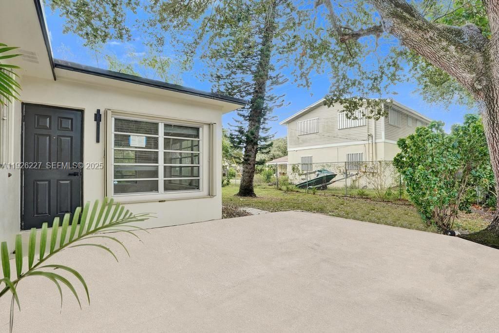 For Sale: $599,999 (3 beds, 2 baths, 1352 Square Feet)