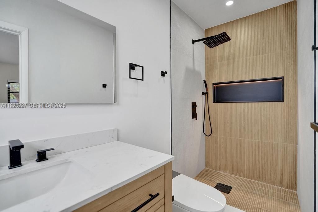 For Sale: $599,999 (3 beds, 2 baths, 1352 Square Feet)