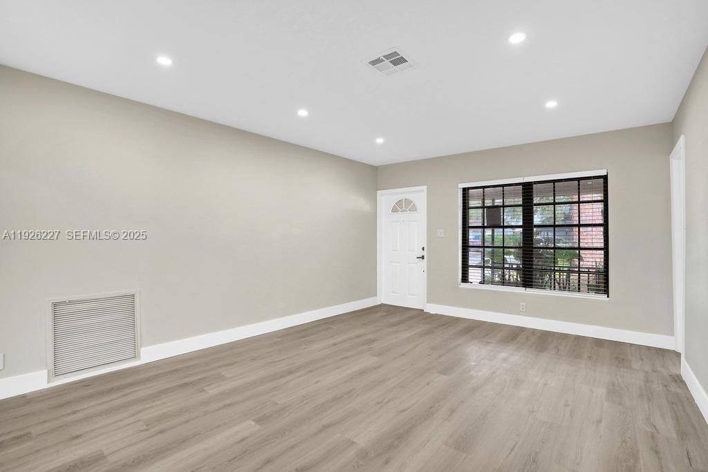 For Sale: $599,999 (3 beds, 2 baths, 1352 Square Feet)