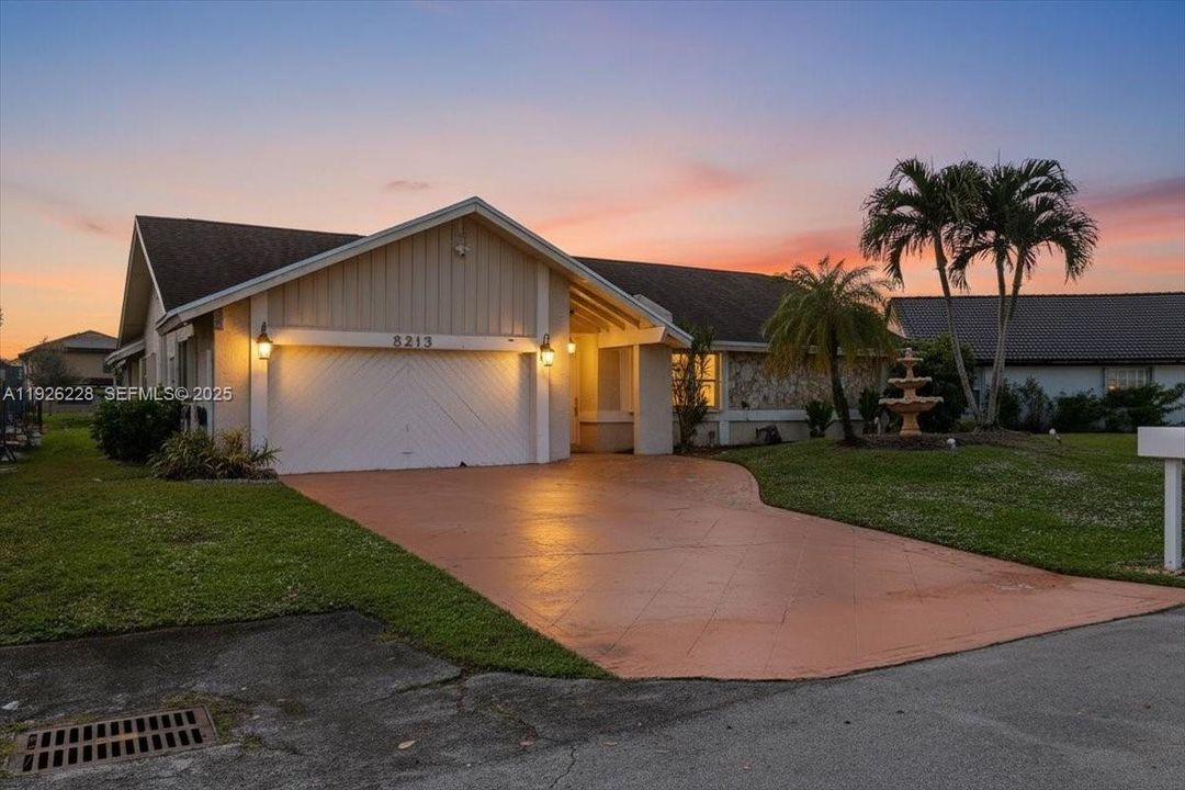 For Sale: $685,000 (3 beds, 2 baths, 1783 Square Feet)