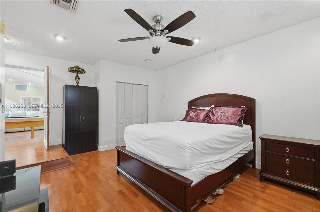 For Sale: $685,000 (3 beds, 2 baths, 1783 Square Feet)