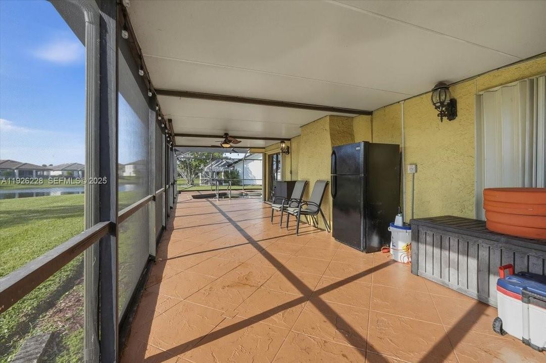 For Sale: $685,000 (3 beds, 2 baths, 1783 Square Feet)