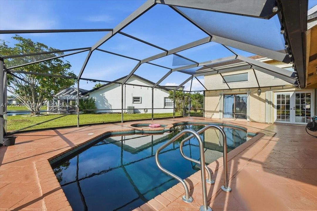 For Sale: $685,000 (3 beds, 2 baths, 1783 Square Feet)