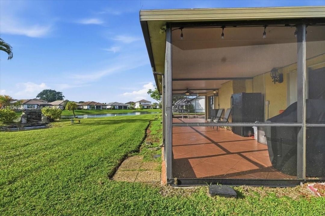 For Sale: $685,000 (3 beds, 2 baths, 1783 Square Feet)