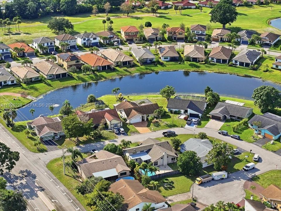 For Sale: $685,000 (3 beds, 2 baths, 1783 Square Feet)