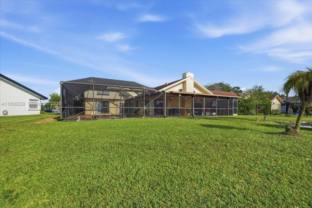 For Sale: $685,000 (3 beds, 2 baths, 1783 Square Feet)