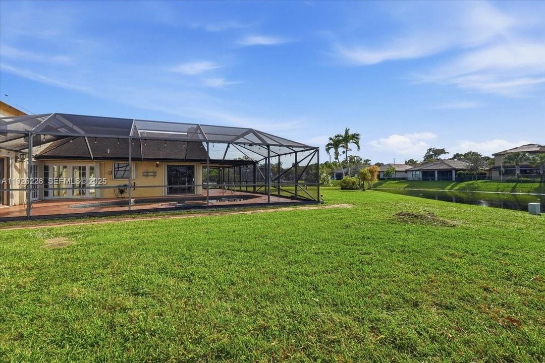 For Sale: $685,000 (3 beds, 2 baths, 1783 Square Feet)