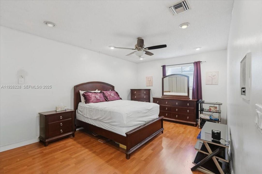 For Sale: $685,000 (3 beds, 2 baths, 1783 Square Feet)