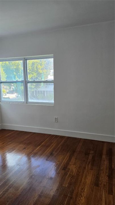 For Rent: $2,300 (2 beds, 1 baths, 8024 Square Feet)