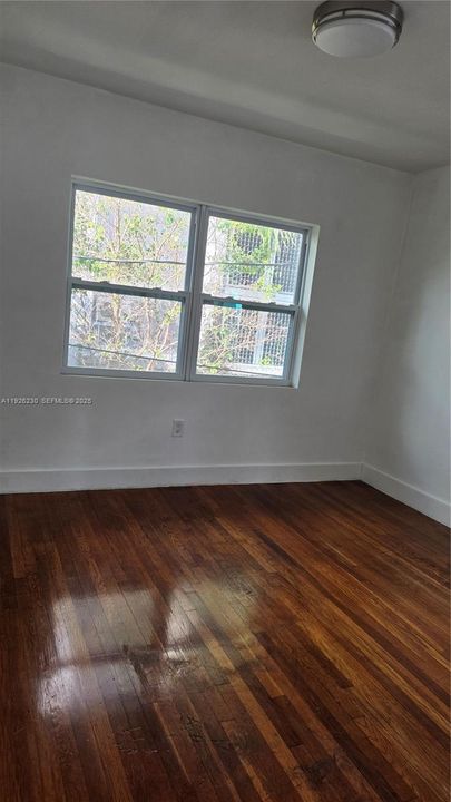For Rent: $2,300 (2 beds, 1 baths, 8024 Square Feet)