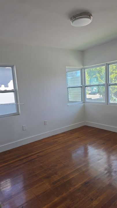 For Rent: $2,300 (2 beds, 1 baths, 8024 Square Feet)