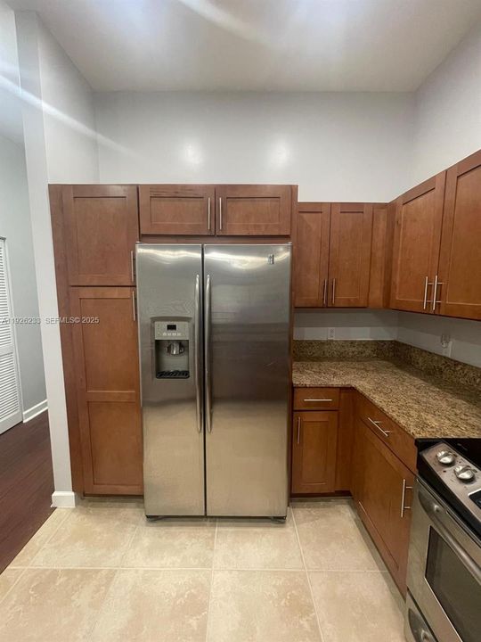 For Sale: $390,000 (1 beds, 1 baths, 1094 Square Feet)