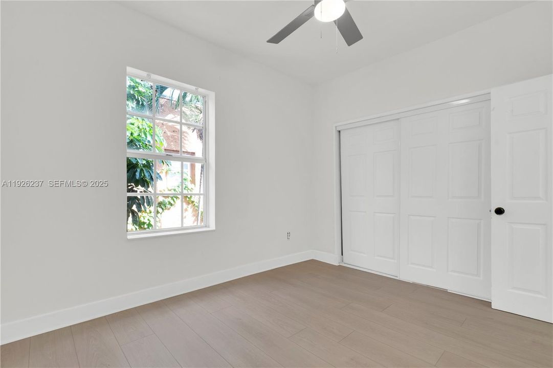 出租: $2,500 (2 贝兹, 1 浴室, 3014 平方英尺)