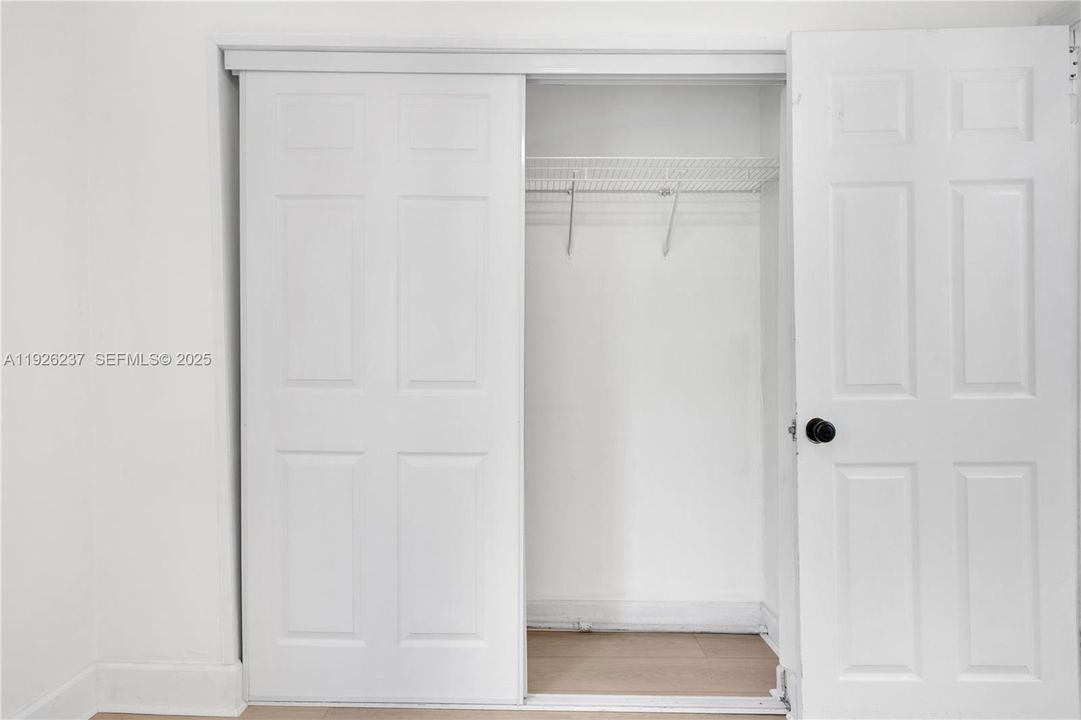 出租: $2,500 (2 贝兹, 1 浴室, 3014 平方英尺)