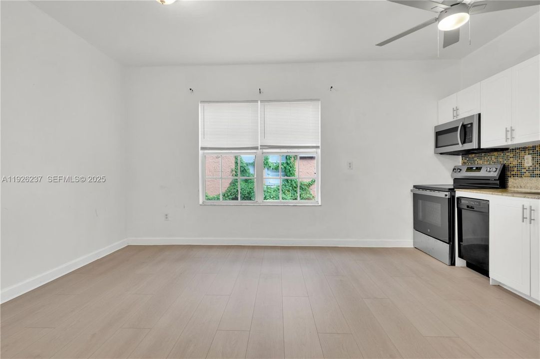 出租: $2,500 (2 贝兹, 1 浴室, 3014 平方英尺)