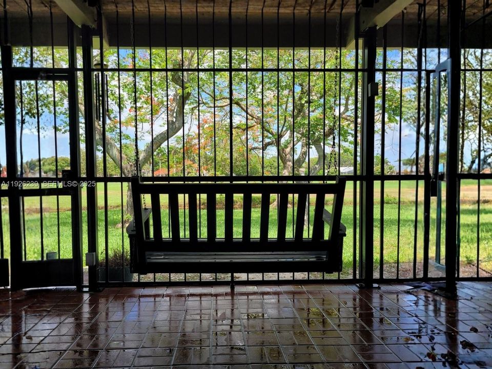 出租: $3,250 (3 贝兹, 2 浴室, 1465 平方英尺)