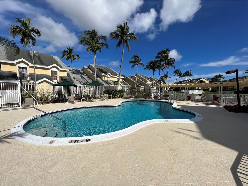 For Rent: $1,700 (0 beds, 1 baths, 453 Square Feet)