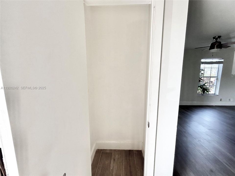 For Rent: $1,700 (0 beds, 1 baths, 453 Square Feet)