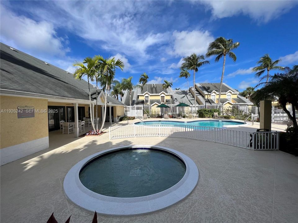 For Rent: $1,700 (0 beds, 1 baths, 453 Square Feet)