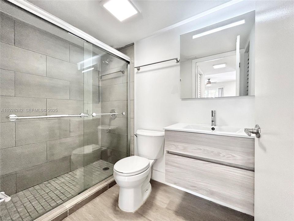 For Rent: $1,700 (0 beds, 1 baths, 453 Square Feet)