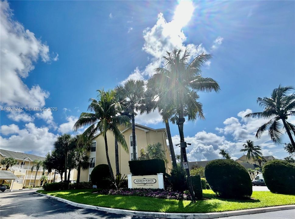 For Rent: $1,700 (0 beds, 1 baths, 453 Square Feet)