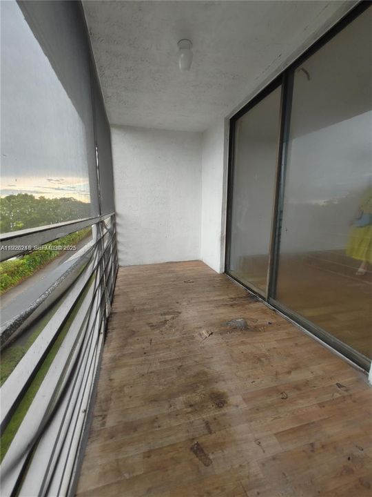 For Rent: $1,500 (1 beds, 1 baths, 810 Square Feet)