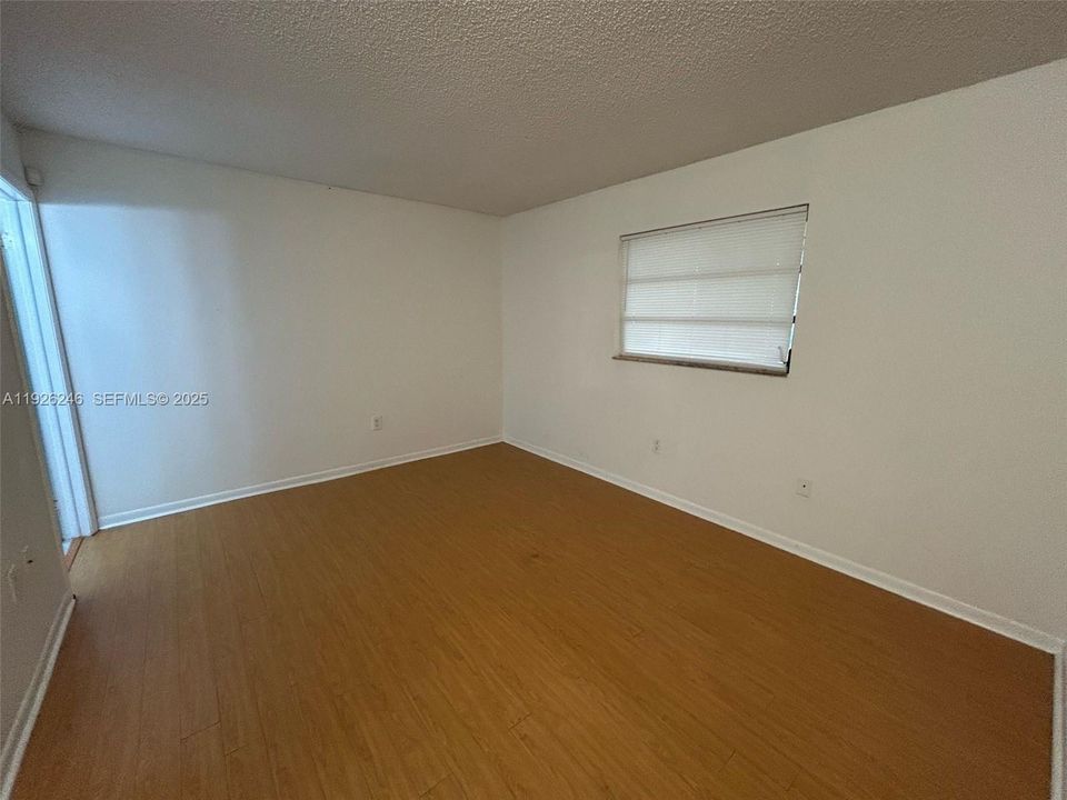 For Rent: $1,900 (2 beds, 2 baths, 814 Square Feet)