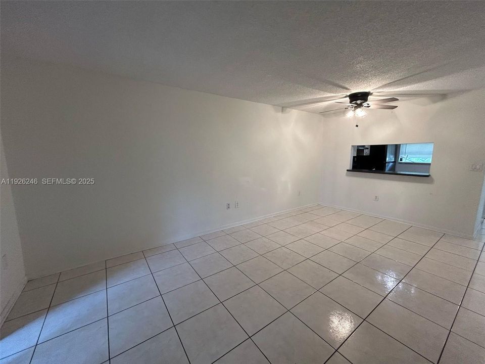 For Rent: $1,900 (2 beds, 2 baths, 814 Square Feet)