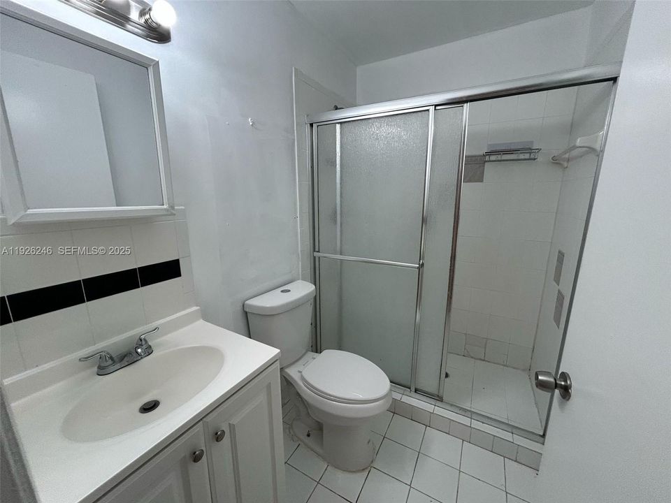 For Rent: $1,900 (2 beds, 2 baths, 814 Square Feet)