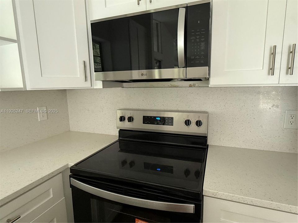 En Renta: $3,100 (3 camas, 2 baños, 1050 Pies cuadrados)