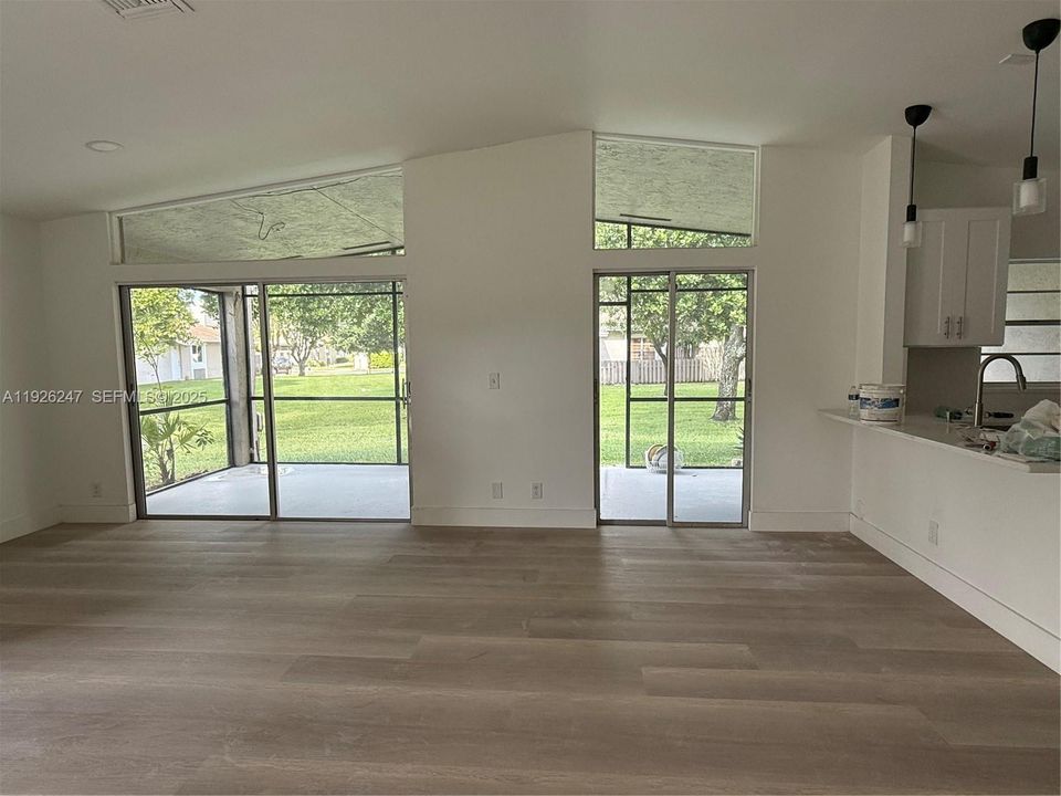 En Renta: $3,100 (3 camas, 2 baños, 1050 Pies cuadrados)