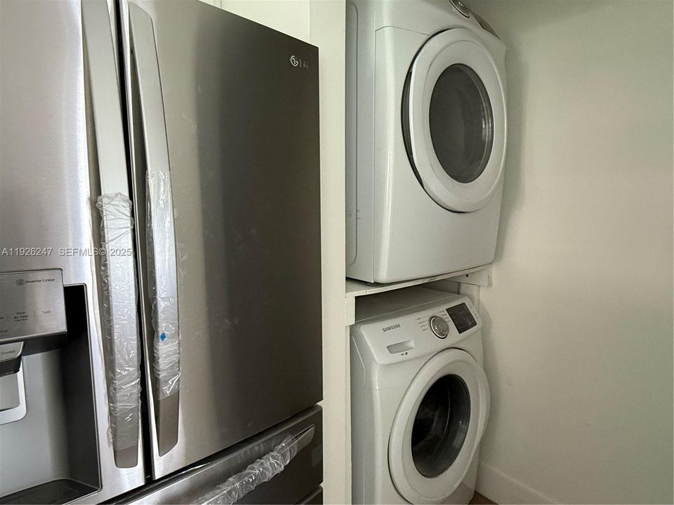 En Renta: $3,100 (3 camas, 2 baños, 1050 Pies cuadrados)