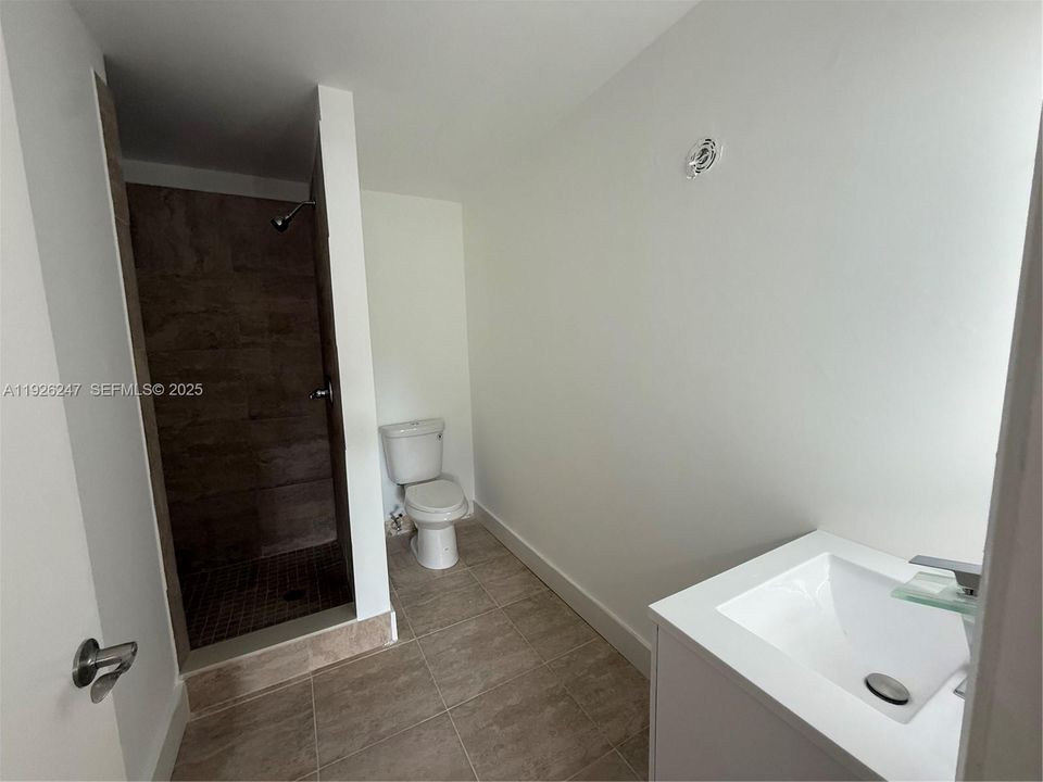 En Renta: $3,100 (3 camas, 2 baños, 1050 Pies cuadrados)