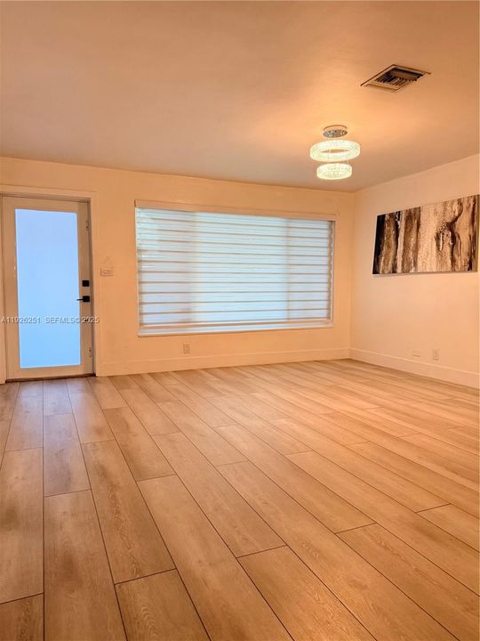 For Rent: $3,600 (3 beds, 2 baths, 1487 Square Feet)