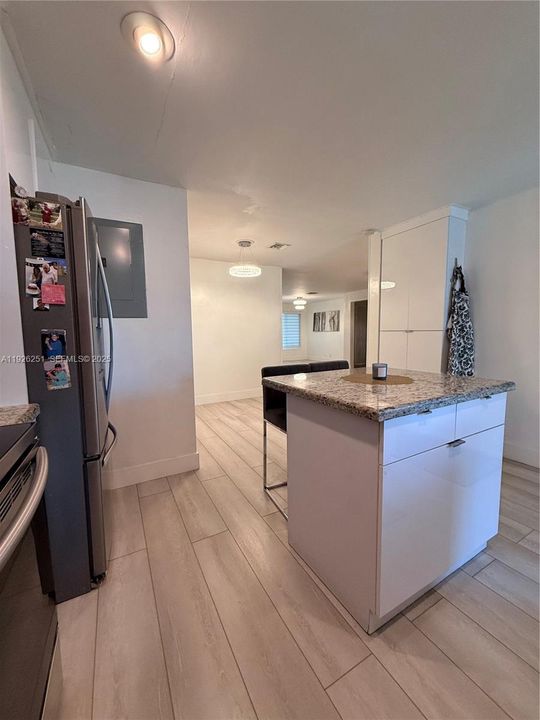 For Rent: $3,600 (3 beds, 2 baths, 1487 Square Feet)