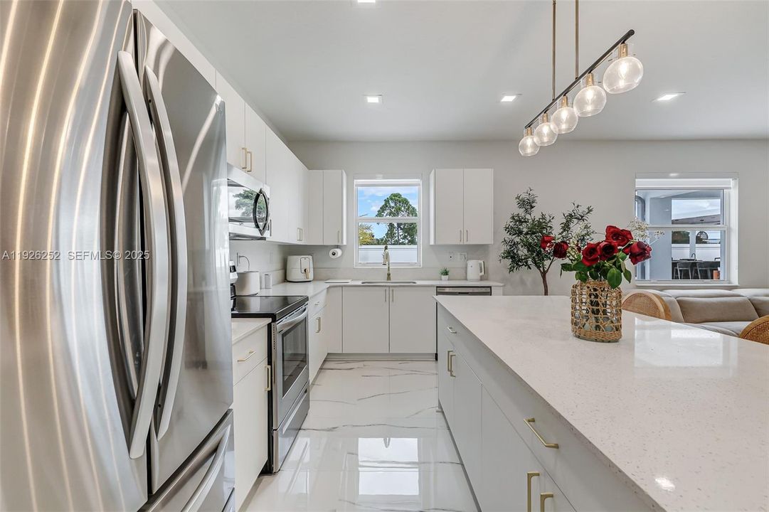 На продажу: $859,000 (3 спален, 2 ванн, 2137 Квадратных фут)