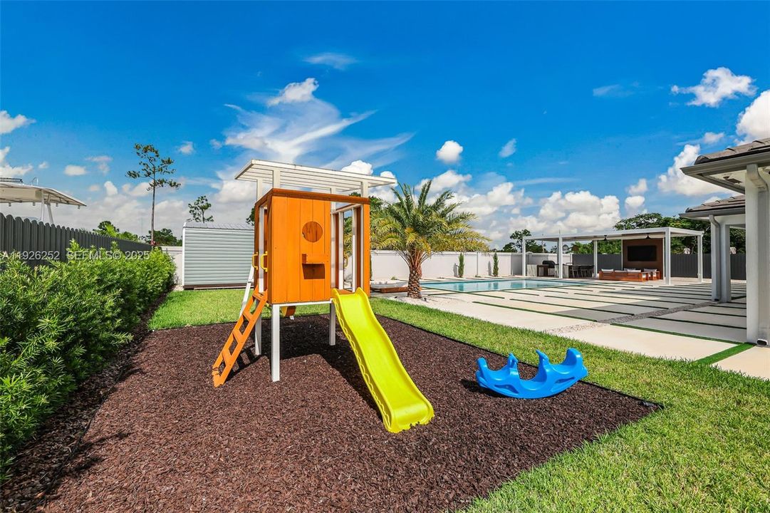 На продажу: $859,000 (3 спален, 2 ванн, 2137 Квадратных фут)