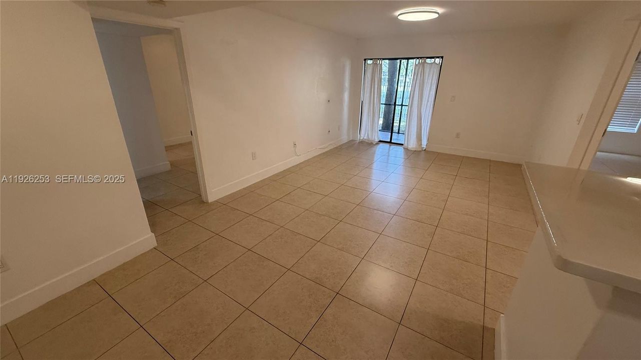 For Rent: $2,550 (2 beds, 2 baths, 947 Square Feet)