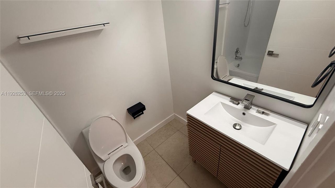 For Rent: $2,550 (2 beds, 2 baths, 947 Square Feet)