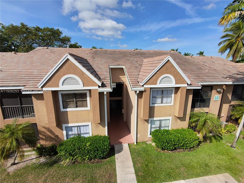 For Rent: $2,550 (2 beds, 2 baths, 947 Square Feet)